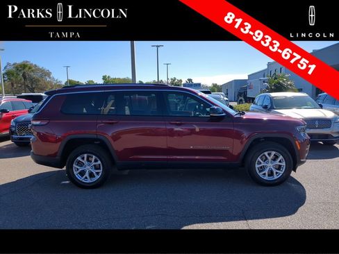 Used 2024 Jeep Grand Cherokee L Limited image 3