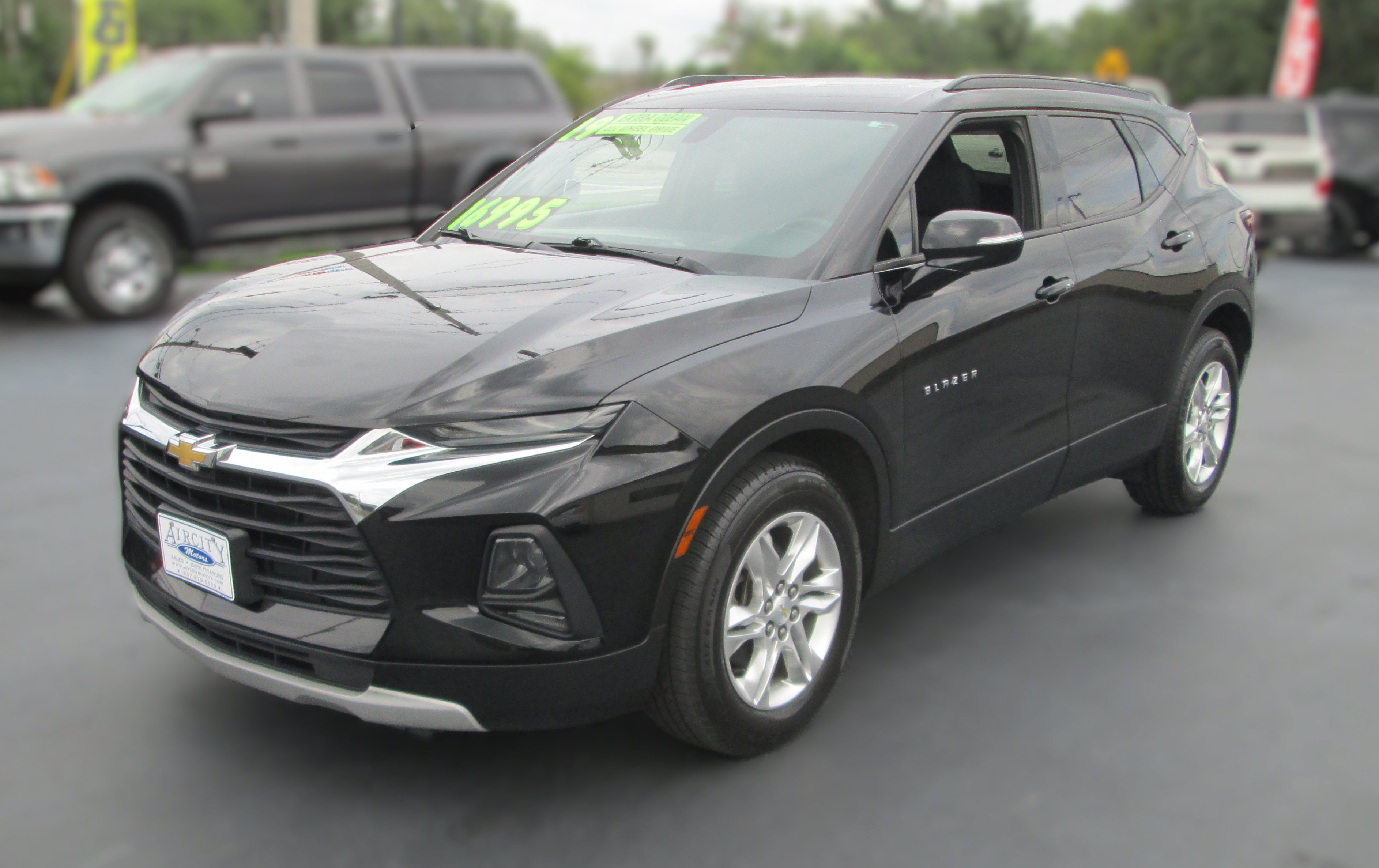 Used 2019 Chevrolet Blazer LT AWD/4WD image 2