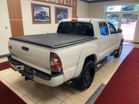 Used 2015 Toyota Tacoma 4x4 Double Cab w/ TRD Sport Package image 3