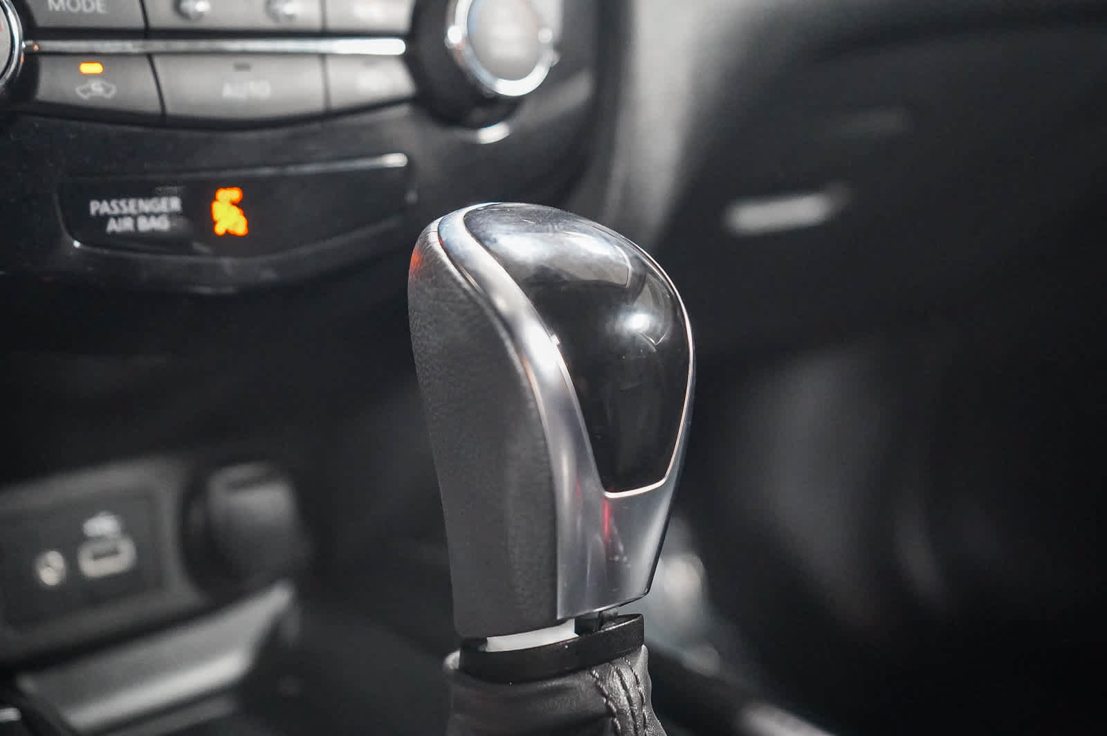Used 2019 Nissan Rogue SL w/ Premium Package FWD image 23