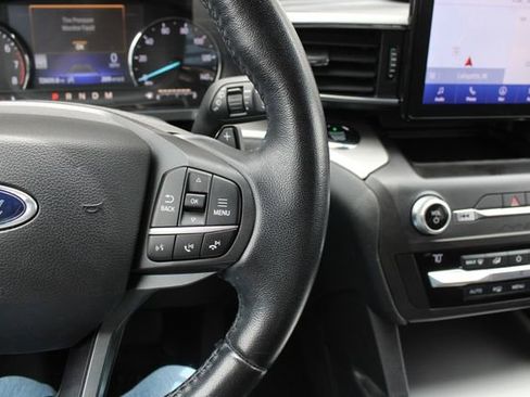 Used 2020 Ford Explorer XLT w/ Equipment Group 202A AWD/4WD image 12