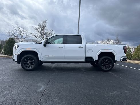 Used 2024 GMC Sierra 2500 AT4 w/ AT4 Preferred Package image 6