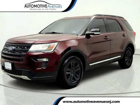Used 2018 Ford Explorer XLT w/ Equipment Group 202A AWD/4WD image 1