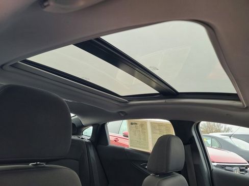 Used 2018 Chevrolet Malibu LT image 8