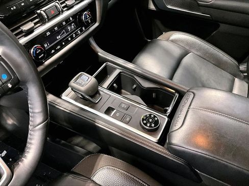 Used 2022 Nissan Pathfinder SL image 14