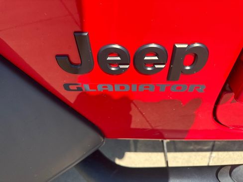 Used 2020 Jeep Gladiator Sport w/ Quick Order Package 24S AWD/4WD image 12