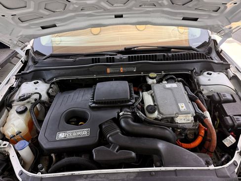 Used 2019 Ford Fusion SE FWD image 36