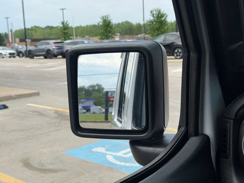 Used 2018 Jeep Wrangler Unlimited Sahara w/ Uconnect 4C Nav & Sound Group AWD/4WD image 41