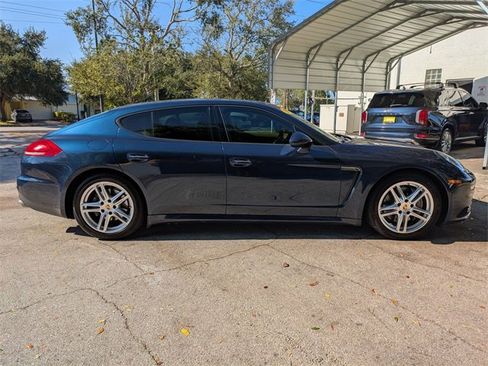 Used 2015 Porsche Panamera 4 image 4