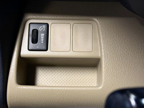 Used 2011 Toyota RAV4 4WD w/ Base L4 Extra Value Pkg image 16