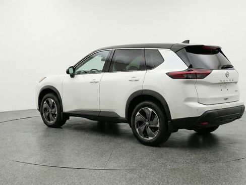 Used 2025 Nissan Rogue SV image 6