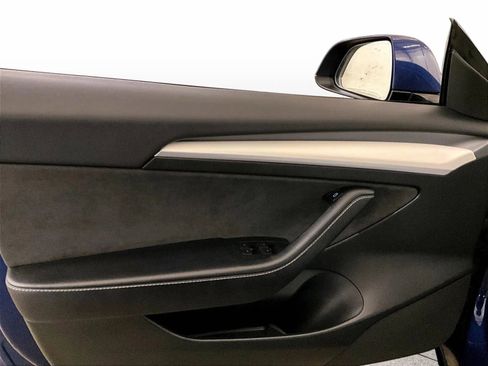 Used 2023 Tesla Model 3 Standard Range image 22