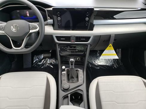New 2026 Volkswagen Taos SE AWD/4WD image 9