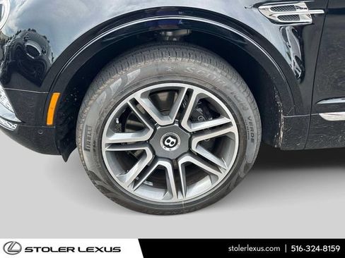 Used 2018 Bentley Bentayga AWD/4WD image 14
