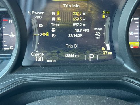 Used 2025 Jeep Wrangler Unlimited Rubicon 4xe w/ Convenience Group AWD/4WD image 25