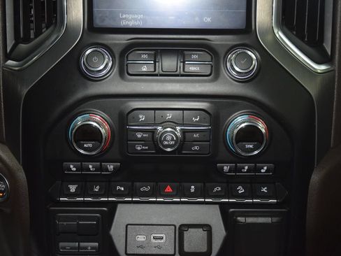 Used 2021 GMC Sierra 2500 Denali w/ Denali Ultimate Package AWD/4WD image 34