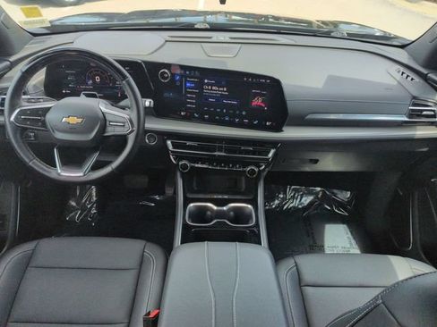 Used 2025 Chevrolet Traverse LT w/ Enhanced Driving Package FWD image 15