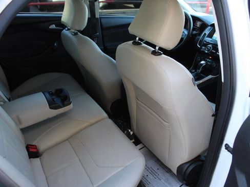 Used 2016 Ford Focus Titanium w/ Exterior Protection Package image 11