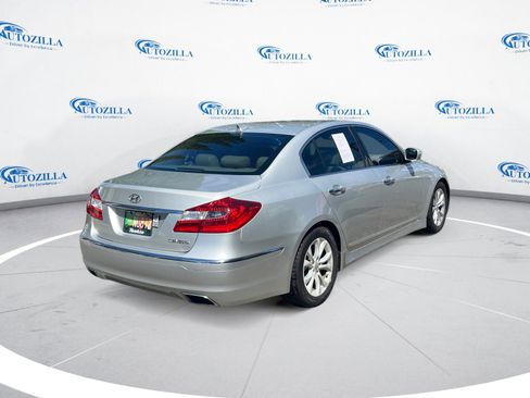Used 2012 Hyundai Genesis 3.8 image 5