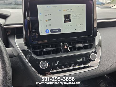 Used 2025 Toyota Corolla LE FWD image 17