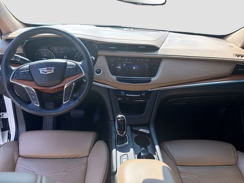 Used 2017 Cadillac XT5 Platinum w/ Driver Assist Package AWD/4WD image 38