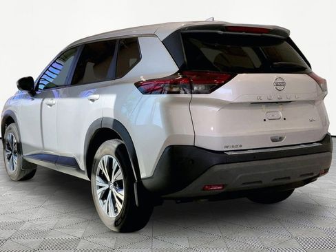 Used 2022 Nissan Rogue SV image 4