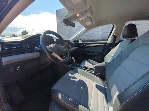 Used 2025 Volkswagen Jetta SE FWD image 15