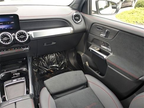 Used 2025 Mercedes-Benz EQB 250+ image 20