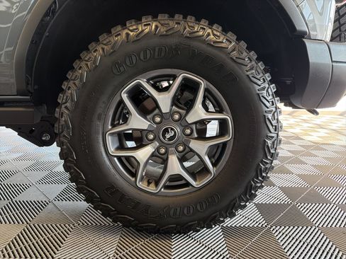 Used 2025 Ford Bronco Badlands AWD/4WD image 8