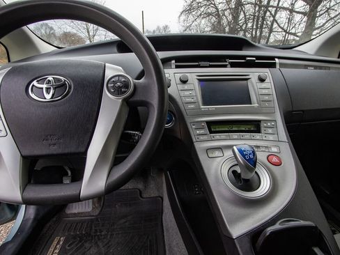 Used 2013 Toyota Prius Plug-In Hybrid image 14