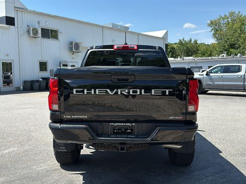 Used 2024 Chevrolet Colorado ZR2 w/ ZR2 Convenience Package III AWD/4WD image 7