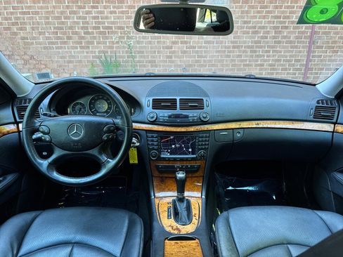 Used 2008 Mercedes-Benz E 350 4MATIC Wagon image 19