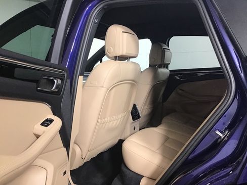 Certified 2026 Porsche Macan AWD/4WD image 27