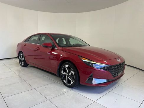 Used 2023 Hyundai Elantra Limited FWD image 3