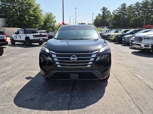 Used 2025 Nissan Rogue SV AWD/4WD image 9