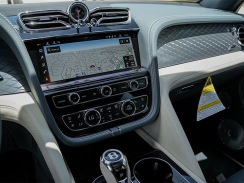 New 2025 Bentley Bentayga image 28