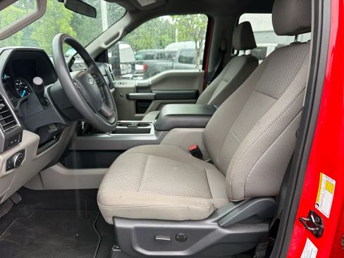 Used 2022 Ford F250 XLT w/ Black Appearance Package AWD/4WD image 12
