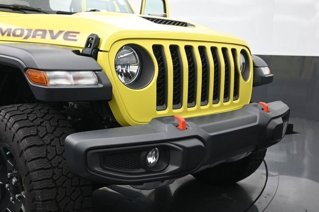 Used 2023 Jeep Gladiator Mojave AWD/4WD image 35