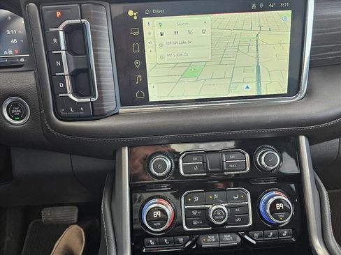 Used 2022 GMC Yukon XL Denali AWD/4WD image 17