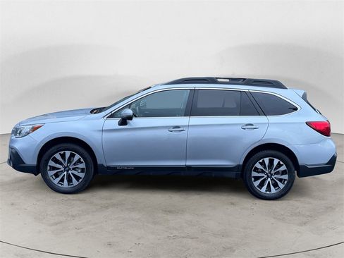 Used 2019 Subaru Outback 2.5i Limited image 4
