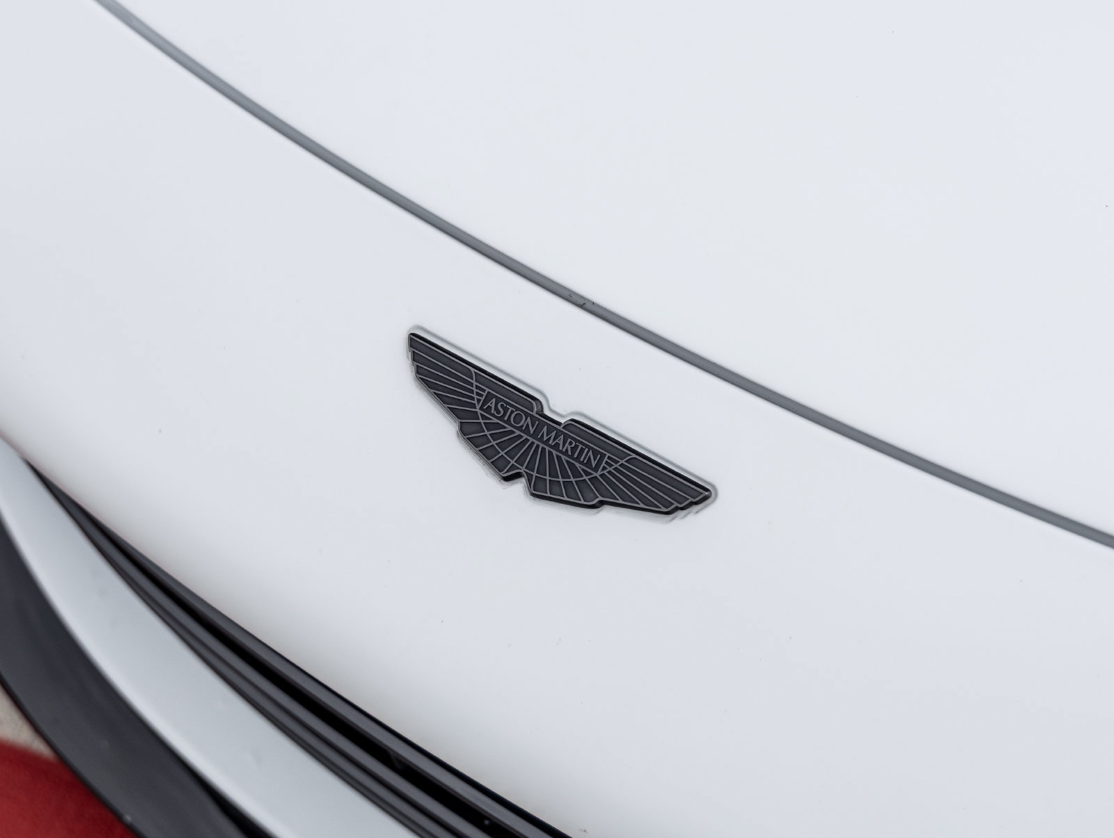 Used 2023 Aston Martin V8 Vantage Roadster RWD image 17