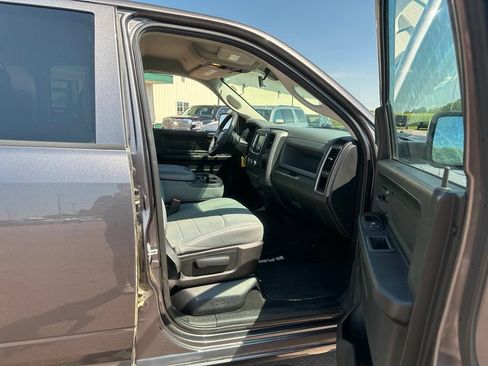 Used 2018 RAM 1500 Express w/ Express Value Package AWD/4WD image 27