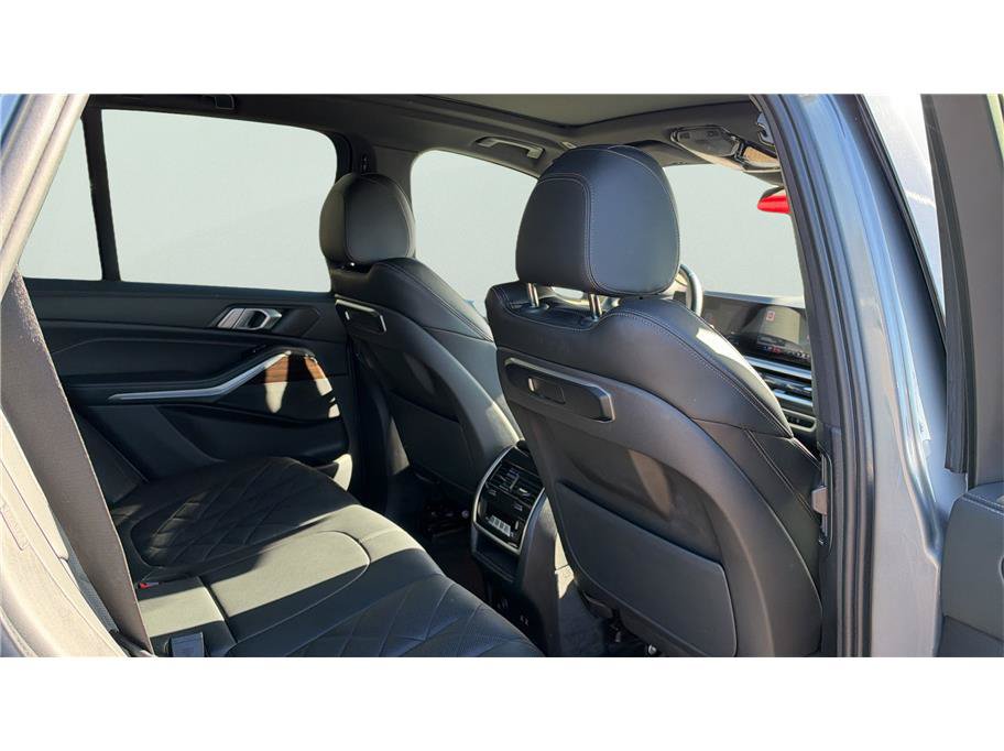 Used 2024 BMW X5 xDrive50e w/ Parking Assistance Package AWD/4WD image 23