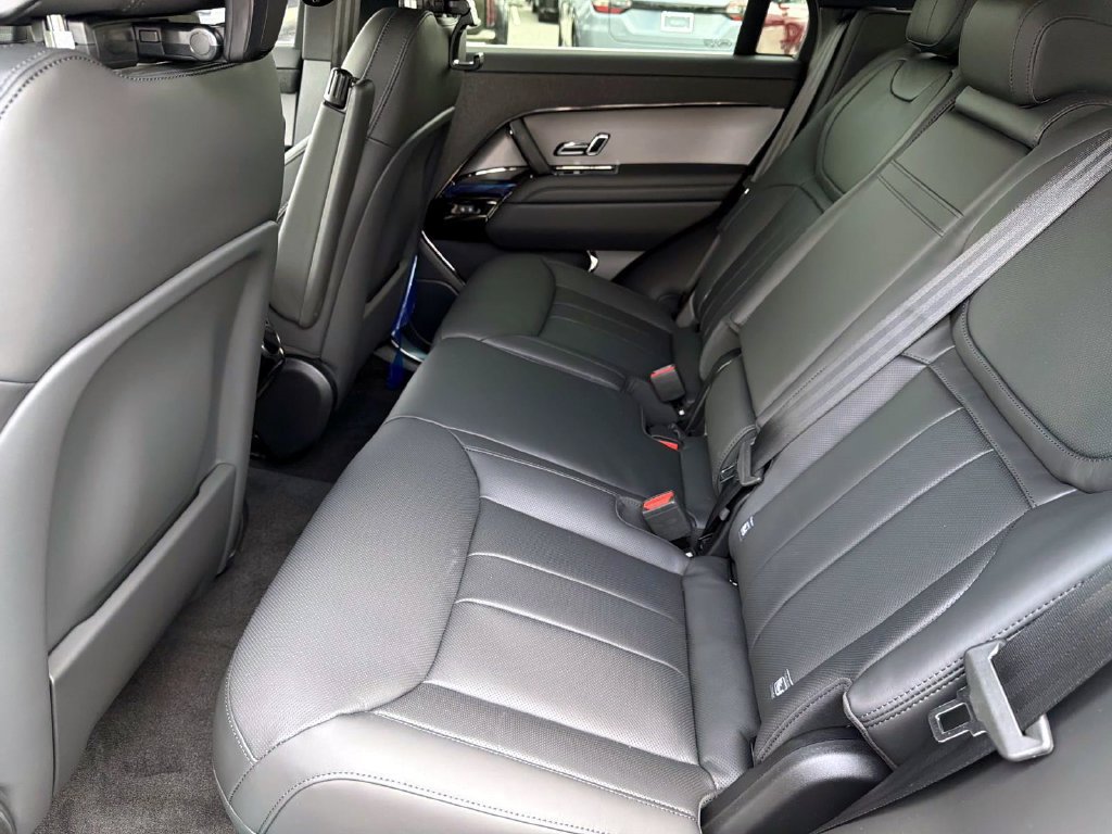 New 2027 Land Rover Range Rover Sport SE AWD/4WD image 12