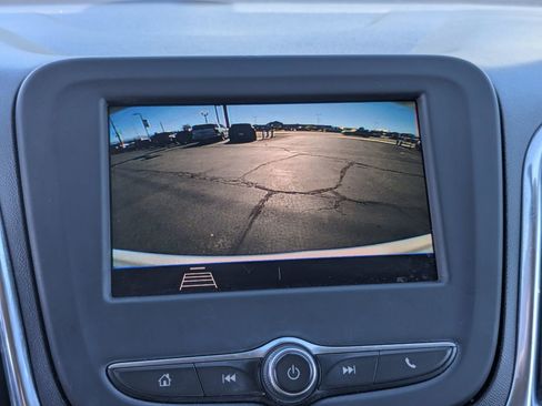 Used 2020 Chevrolet Equinox LT AWD/4WD image 16