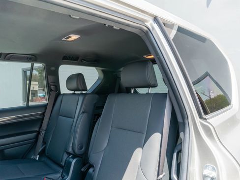 Used 2022 Lexus GX 460 Premium w/ Accessory Package AWD/4WD image 74