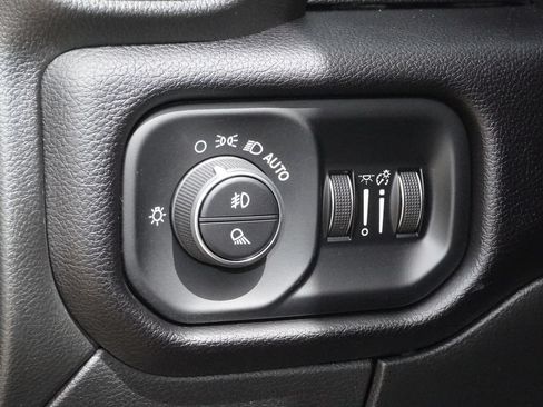 Used 2025 RAM 2500 Laramie AWD/4WD image 29