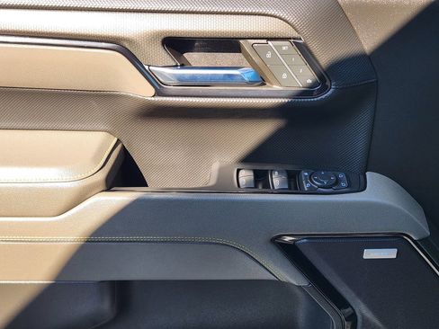 Used 2024 Chevrolet Silverado 1500 ZR2 w/ Technology Package image 25