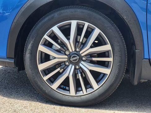 Certified 2024 Nissan Kicks SV FWD image 5