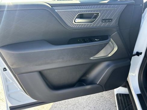 New 2026 INFINITI QX80 Autograph image 17